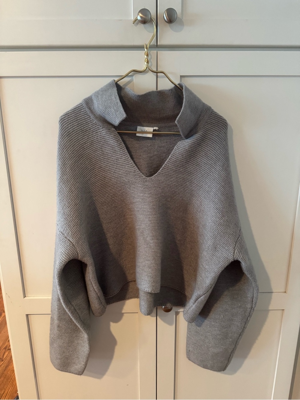 Nia Gray V-Neck Collared Women's Sweater Large